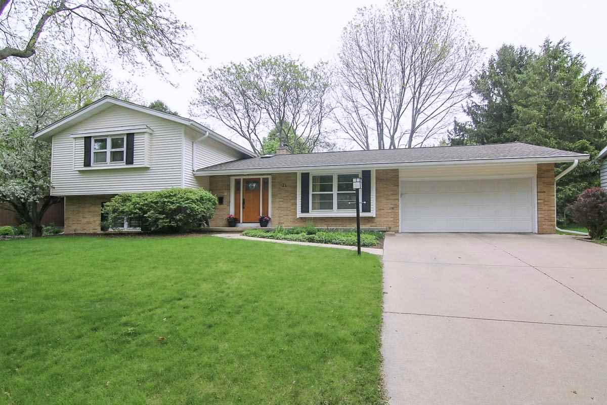 21 S Yellowstone Dr, Madison, WI 53705 photo 1