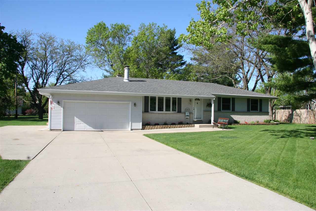 710 E Holiday Dr, Beloit, WI 53511 photo 1