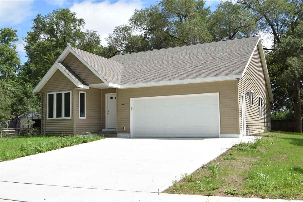 1605 Bluff St, Beloit, WI 53511 photo 1