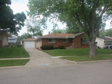 1805 Fairview Dr, Beloit, WI 53511 photo 1