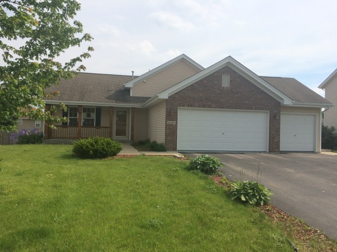 2140 Hayfield Ln, Beloit, WI 53511 photo 1