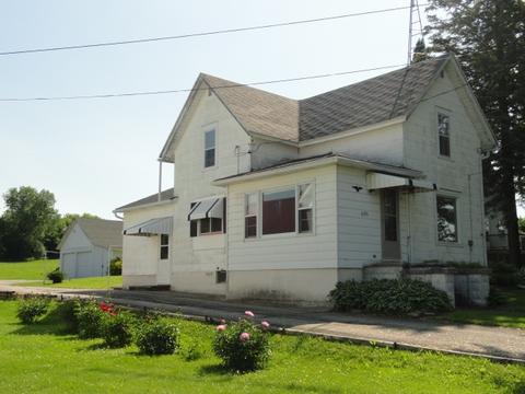 653 E John St, Markesan, WI 53946 photo 1