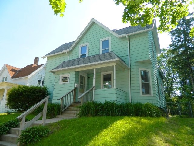 914 19th Ave, Monroe, WI 53566 photo 1