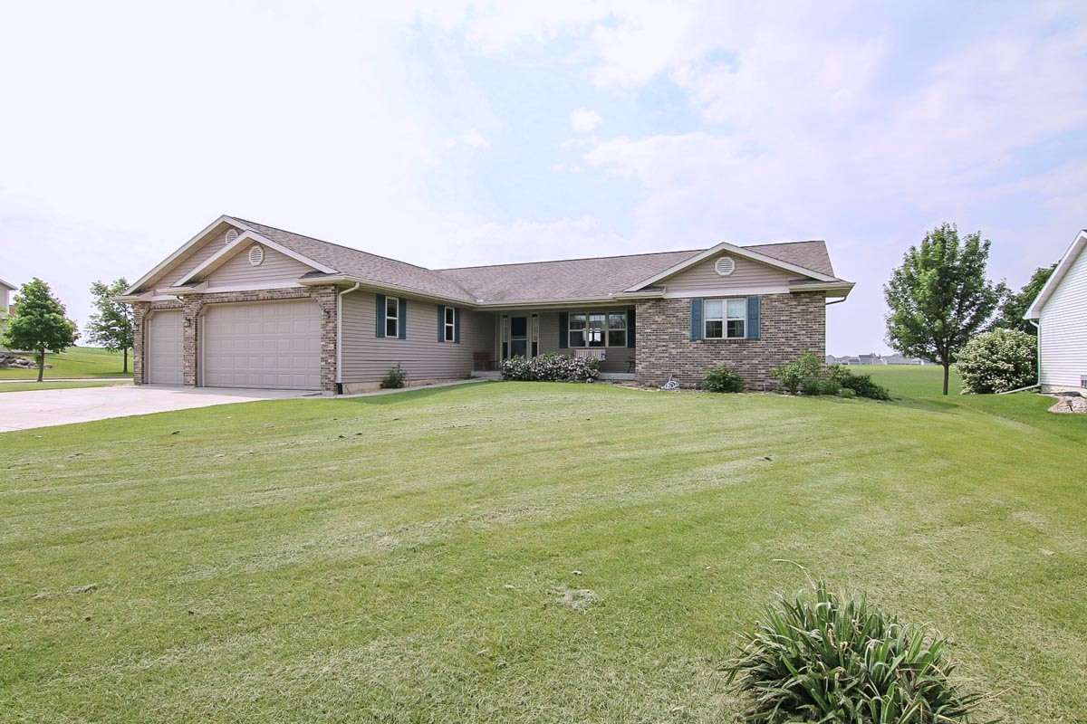 916 Mack Ln, Deforest, WI 53532 photo 1