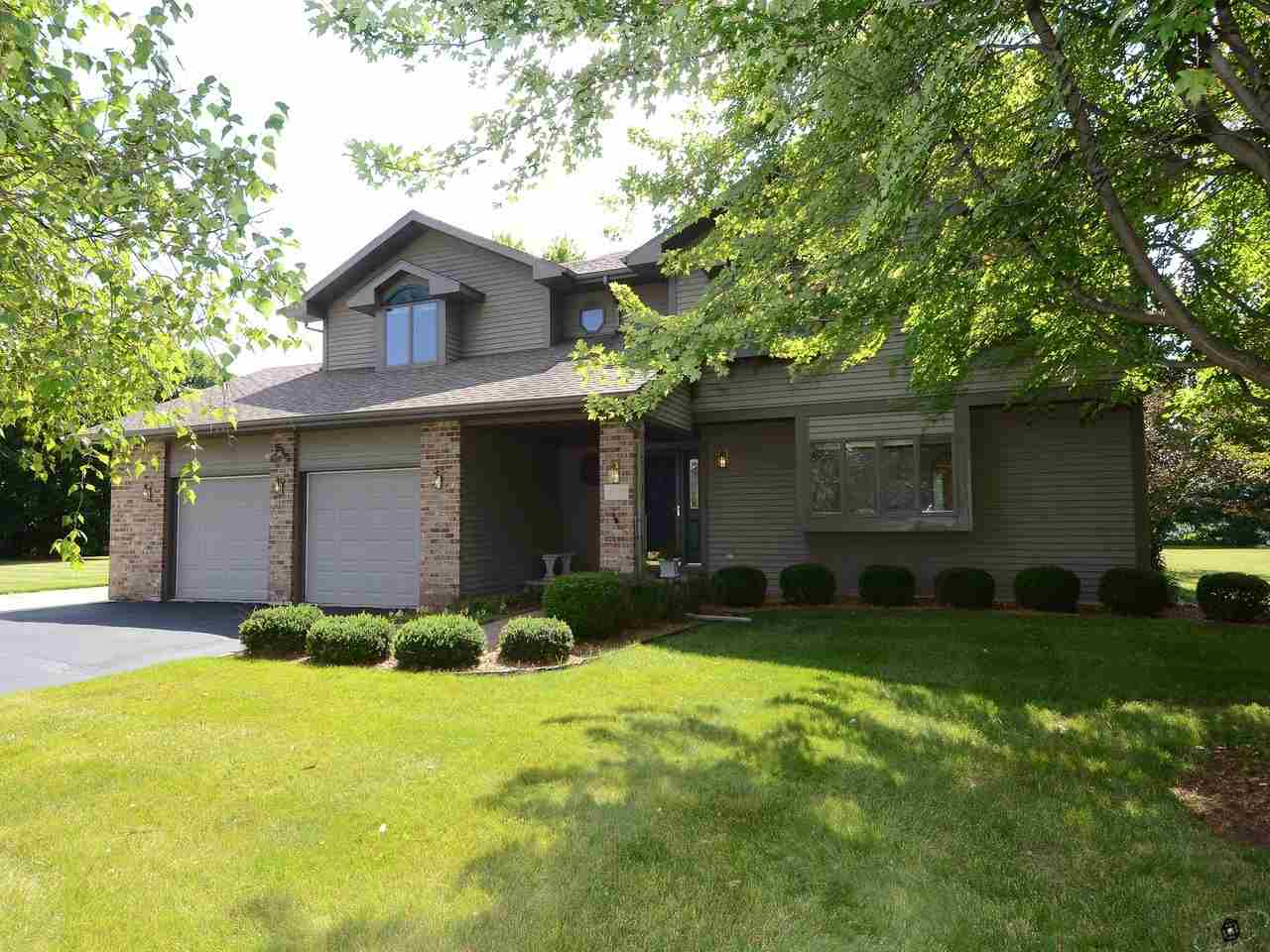 4015 Empire Dr, De Forest, WI 53532 photo 1