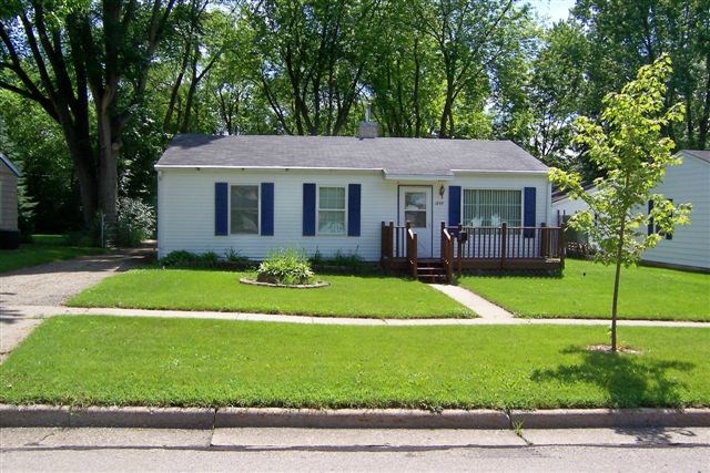 1849 Sun Valley Dr, Beloit, WI 53511 photo 1