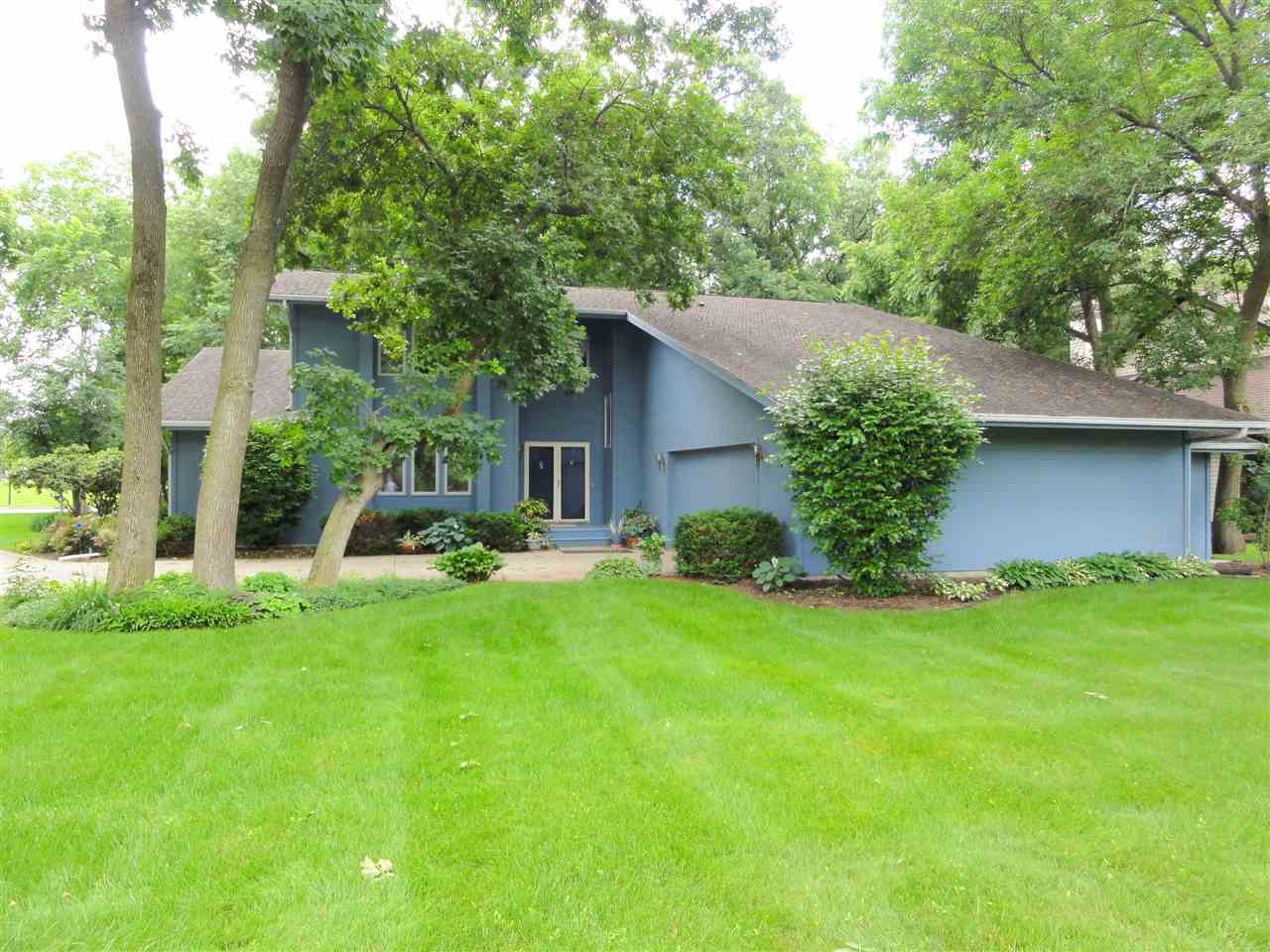 2092 Yorkshire Dr, Beloit, WI 53511 photo 1