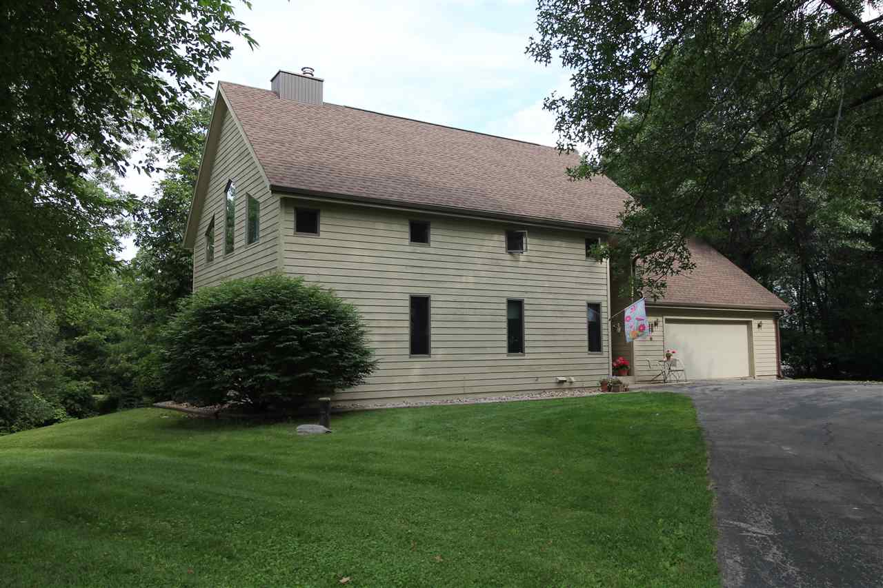 2335 E Sylvan Ln, Milton, WI 53563 photo 1