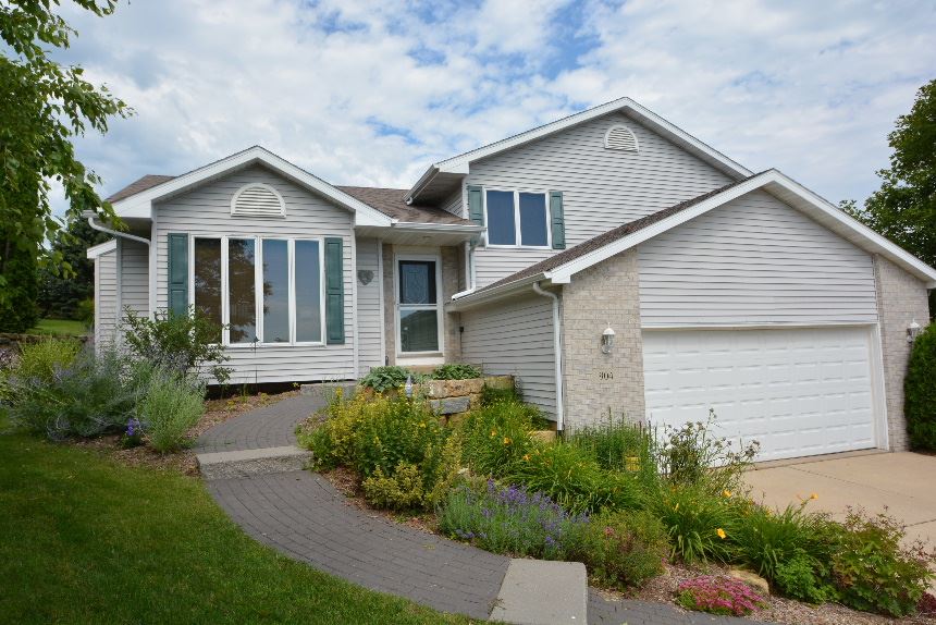 904 Daniel Pass, Mount Horeb, WI 53572 photo 1
