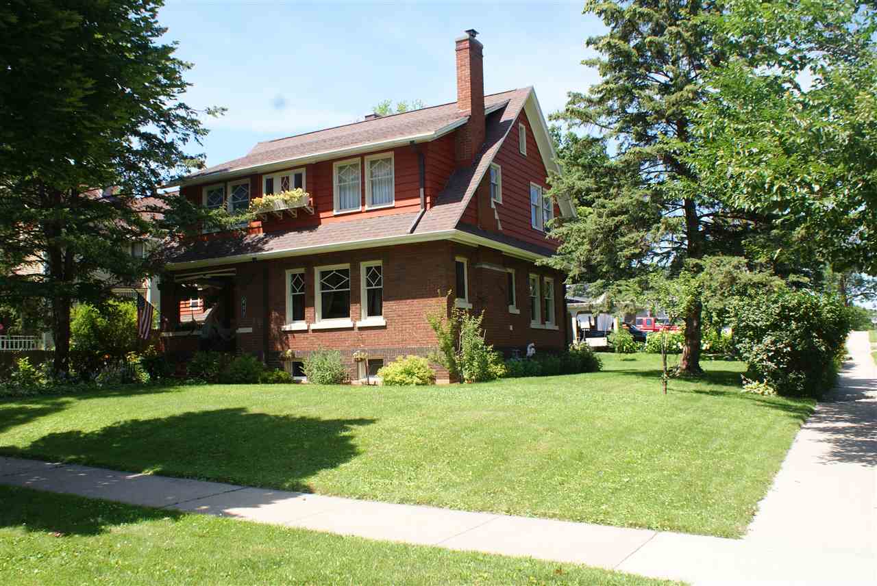 433 3rd St, Baraboo, WI 53913 photo 1