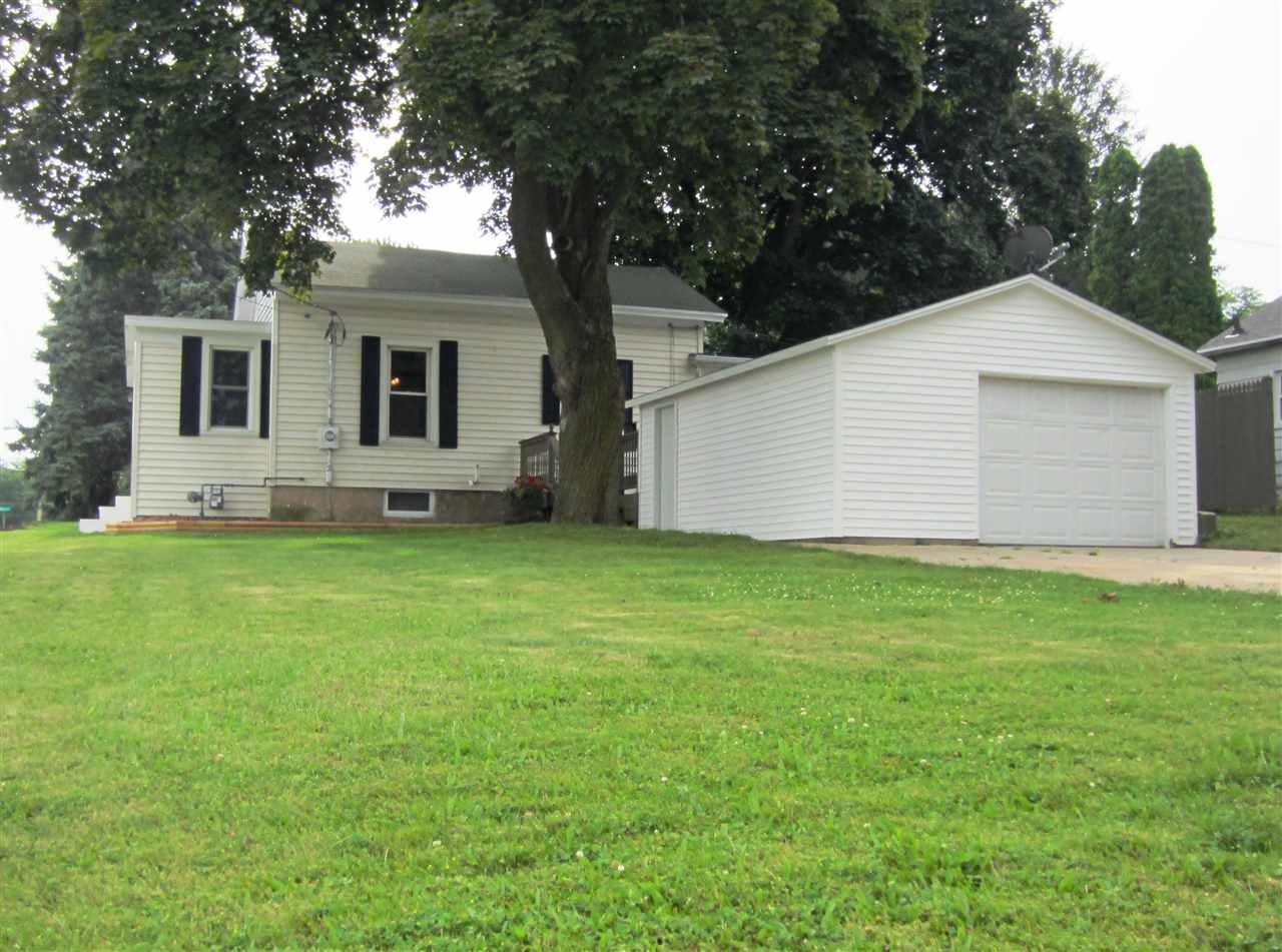 1708 6th St, Monroe, WI 53566 photo 1