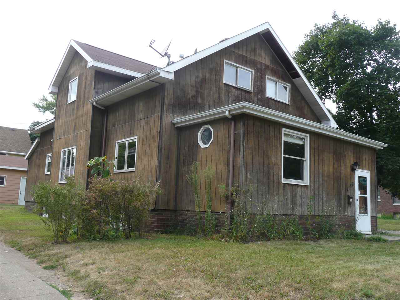 1156 Bluff St, Beloit, WI 53511 photo 1