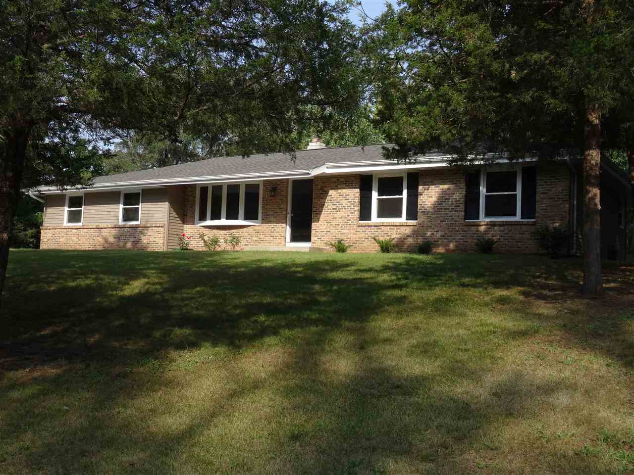 2215 Canterbury Dr, Beloit, WI 53511 photo 1