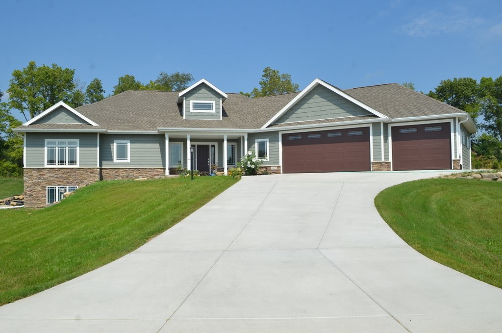 4006 Longfellow Ct, De Forest, WI 53532 photo 1