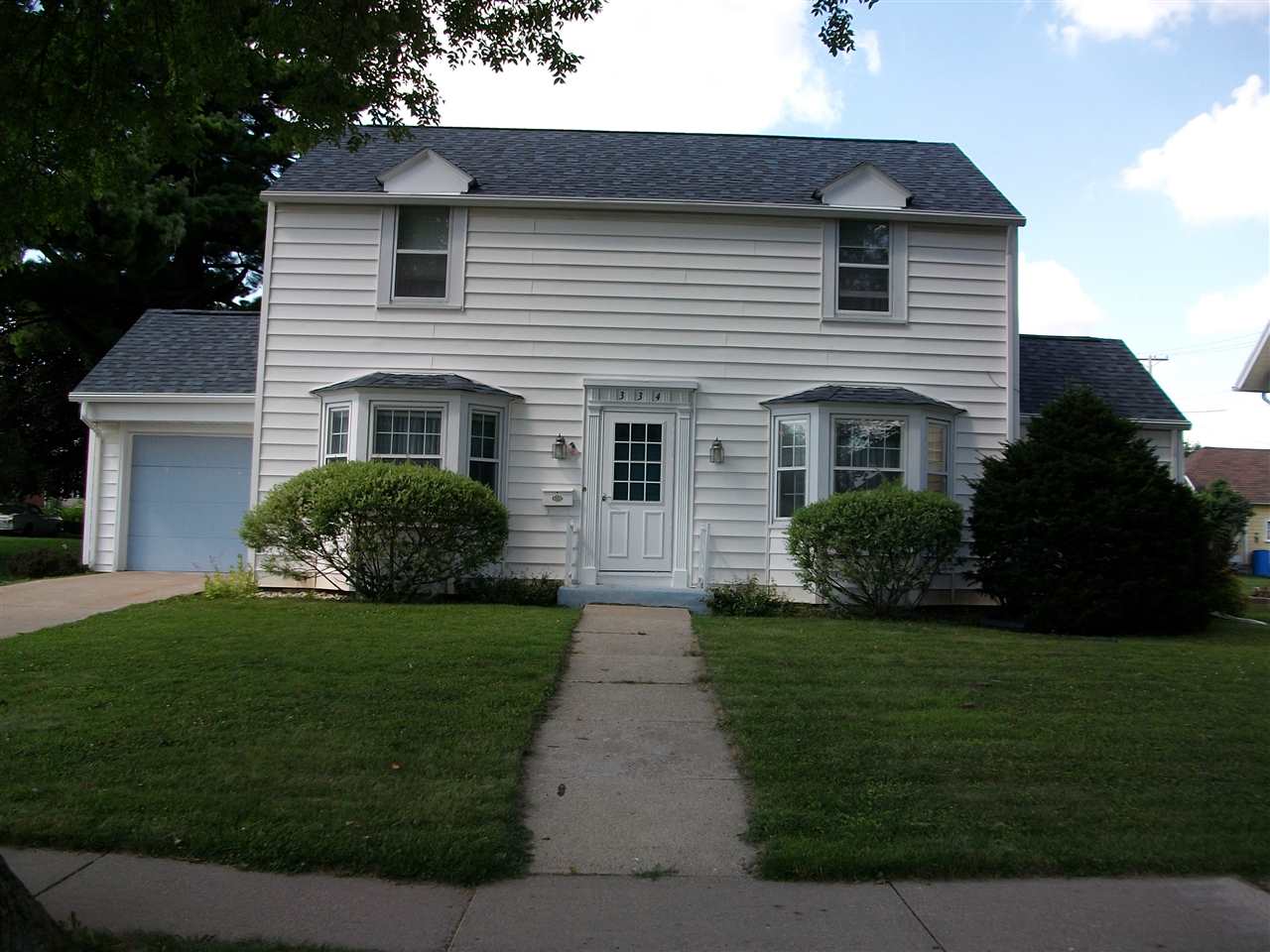 334 E Lincoln Ave, Lancaster, WI 53813 photo 1