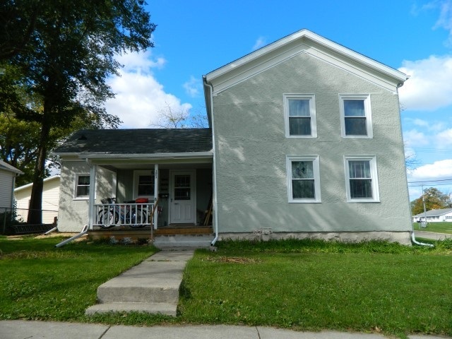 1805 17th Ave, Monroe, WI 53566 photo 1
