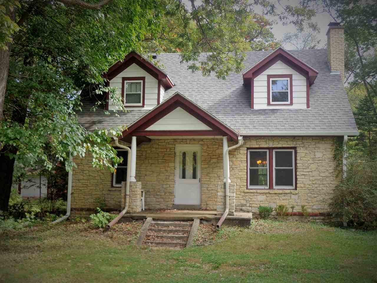 2159 S Riverside Dr, Beloit, WI 53511 photo 1