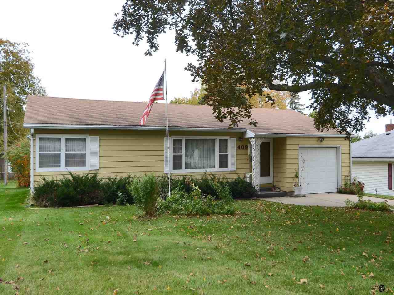 409 Maple St, Deforest, WI 53532 photo 1
