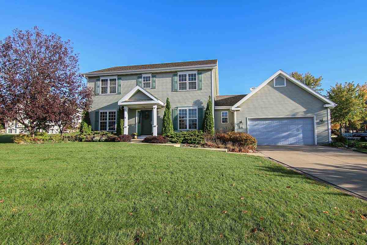 802 Sunnybrook Dr, Deforest, WI 53532 photo 1