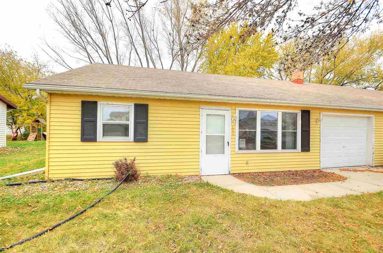 443 Waterloo Rd, Marshall, WI 53559 photo 1