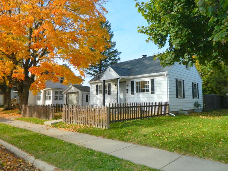 2541 13th St, Monroe, WI 53566 photo 1