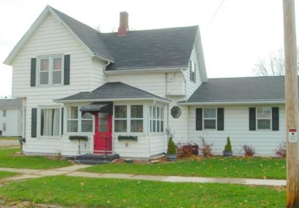 1307 W 3rd Ave, Brodhead, WI 53520 photo 1