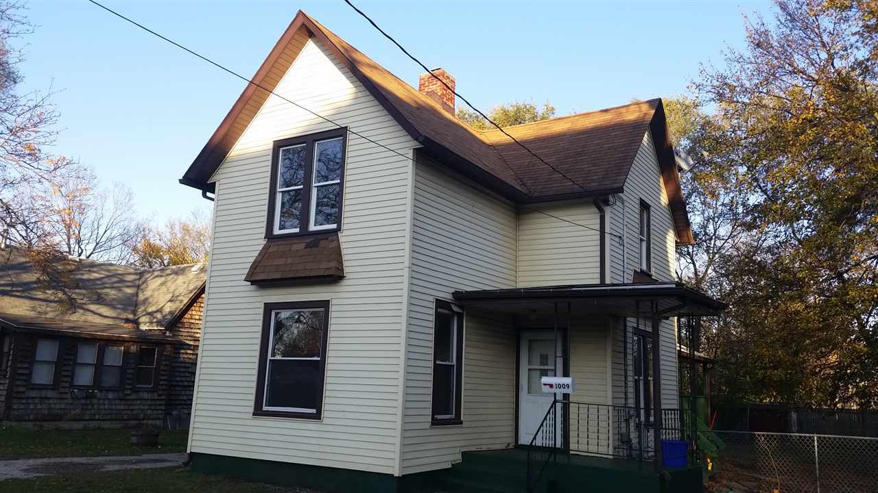 1009 Bluff St, Beloit, WI 53511 photo 1