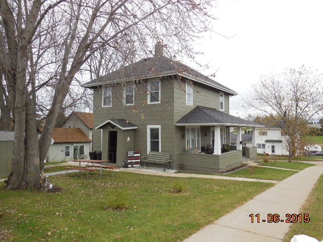 342 E Cherry St, Lancaster, WI 53813 photo 1