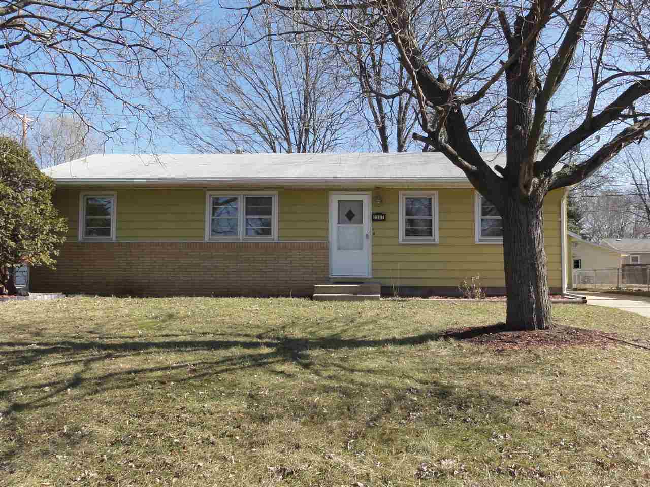 2347 Robinson Dr, Beloit, WI 53511 photo 1