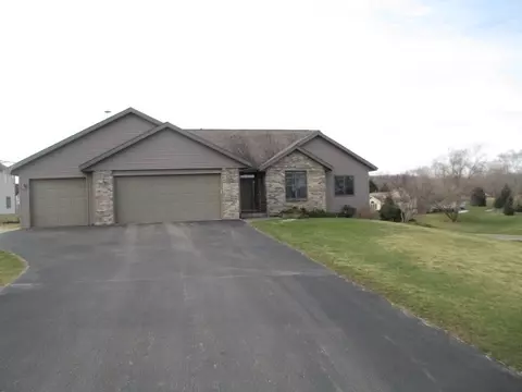 2314 E Pine Tree Ct, Milton, WI 53563 photo 1