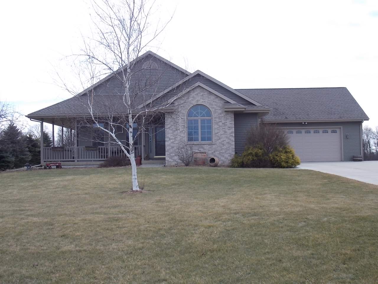 5326 E Terry Dr, Milton, WI 53563 photo 1