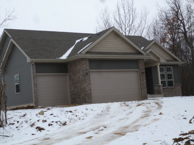 914 E Meadow Cir, Edgerton, WI 53534 photo 1