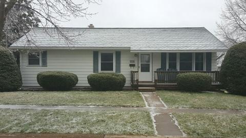 334 E Oak St, Lancaster, WI 53813 photo 1