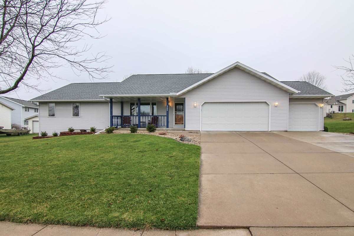 305 Trailside Dr, Deforest, WI 53532 photo 1