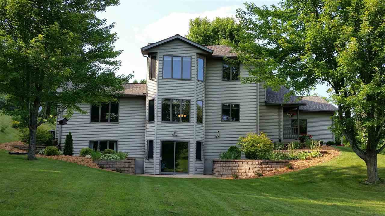 2007 Springdale Center Rd, Verona, WI 53593 photo 1
