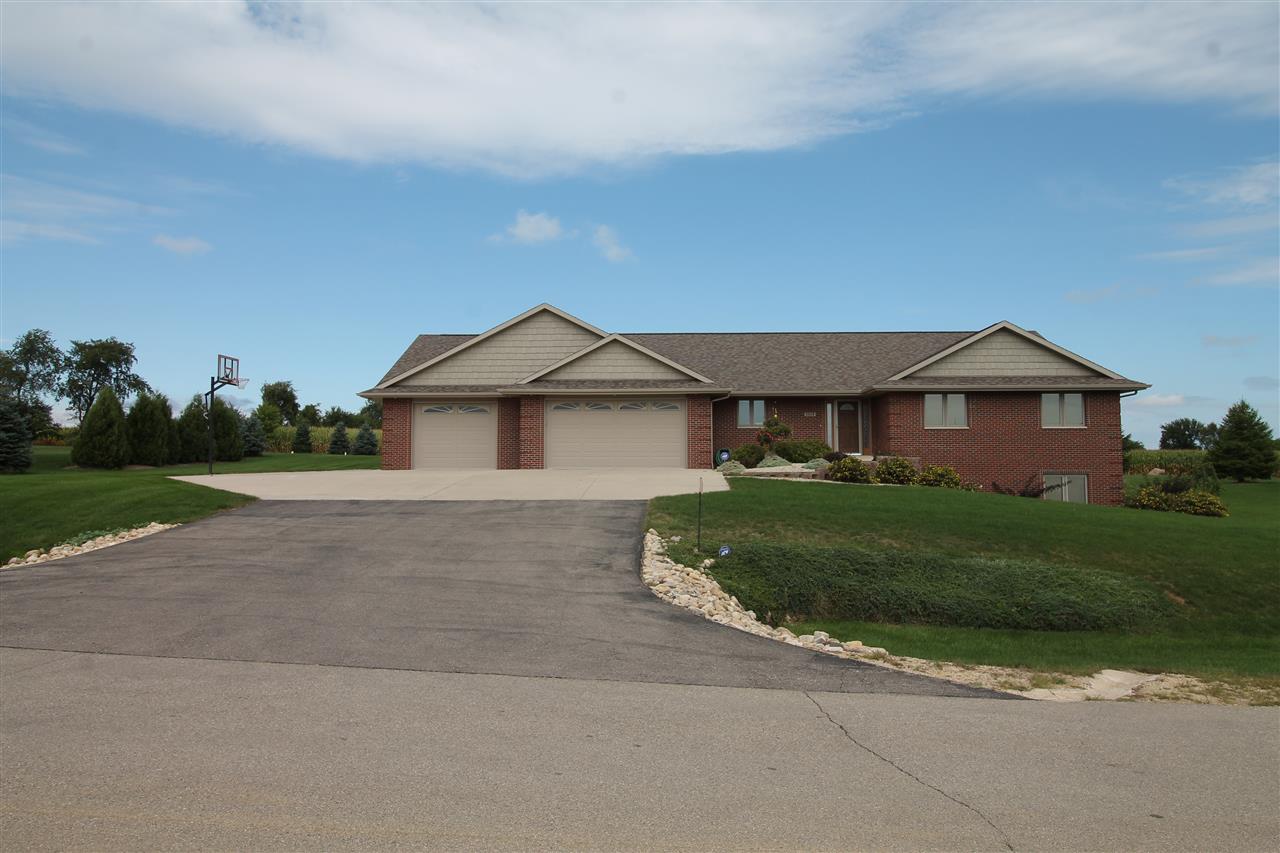 5029 E Chardonnay Dr, Milton, WI 53563 photo 1
