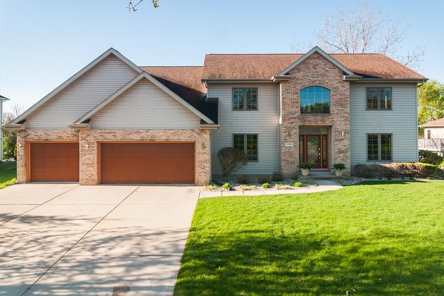 6109 Fredericksburg Ln, Madison, WI 53718 photo 1