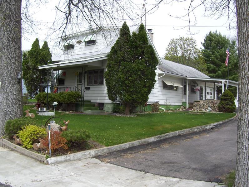 269 E Park St, Montello, WI 53949 photo 1