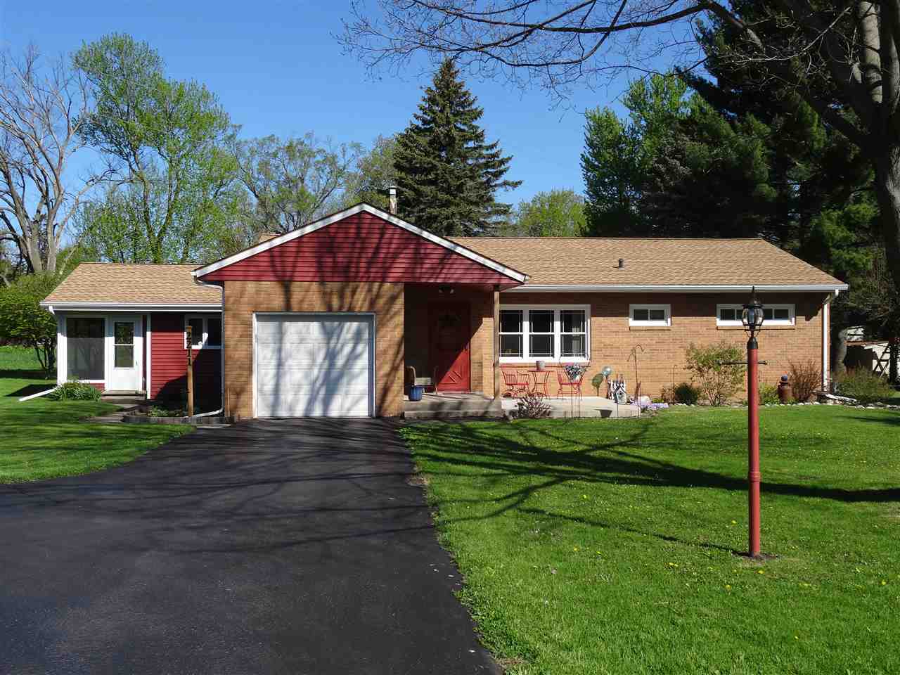 2211 Milwaukee Rd, Beloit, WI 53511 photo 1
