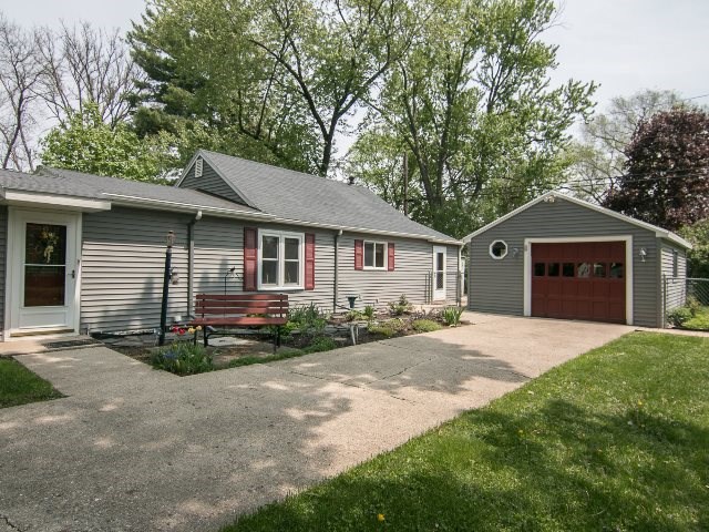 2060 Bradley St, Beloit, WI 53511 photo 1