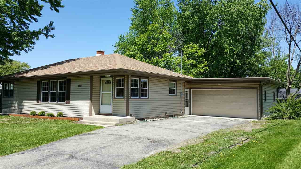 853 E Hart Rd, Beloit, WI 53511 photo 1