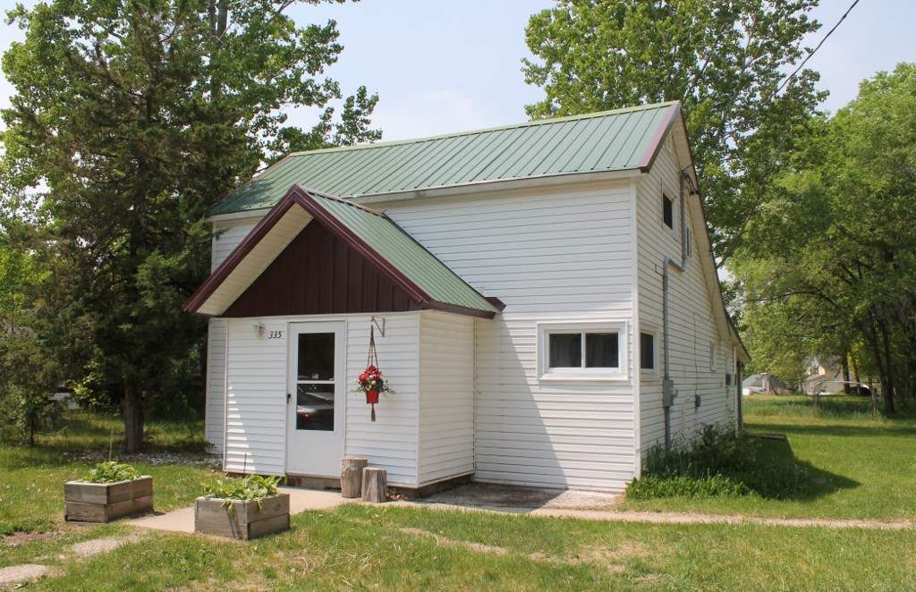 335 Douglas Ave, Montello, WI 53949 photo 1