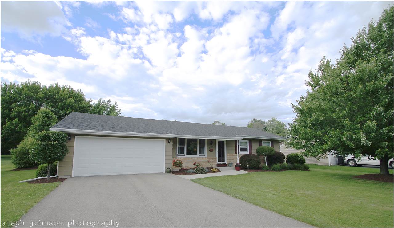 2535 Sunset Dr, Beloit, WI 53511 photo 1