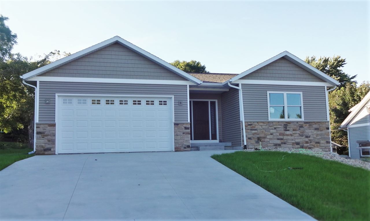 310 View St, Lodi, WI 53555 photo 1
