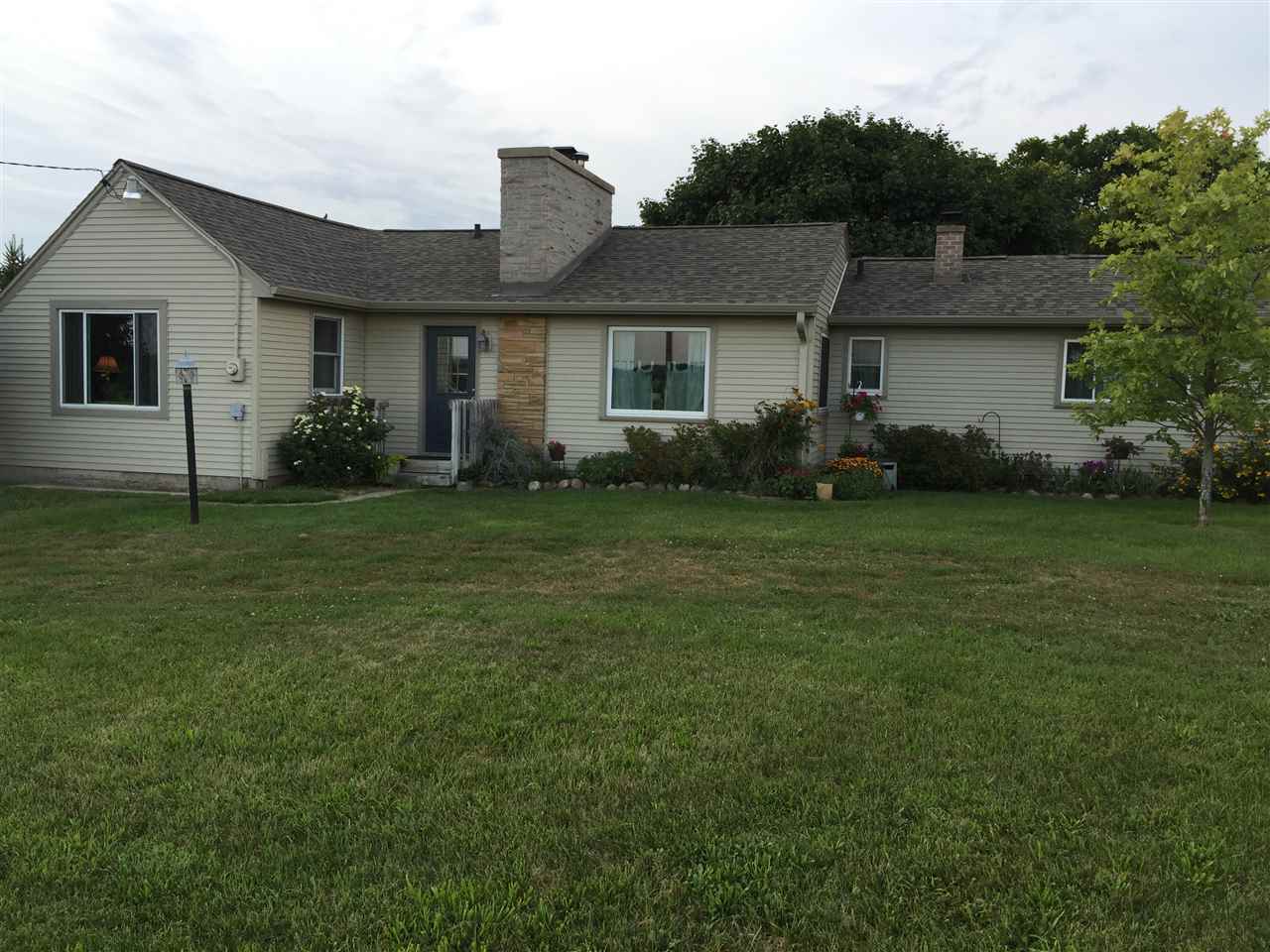 6747 E State Line Rd, Beloit, WI 53511 photo 1