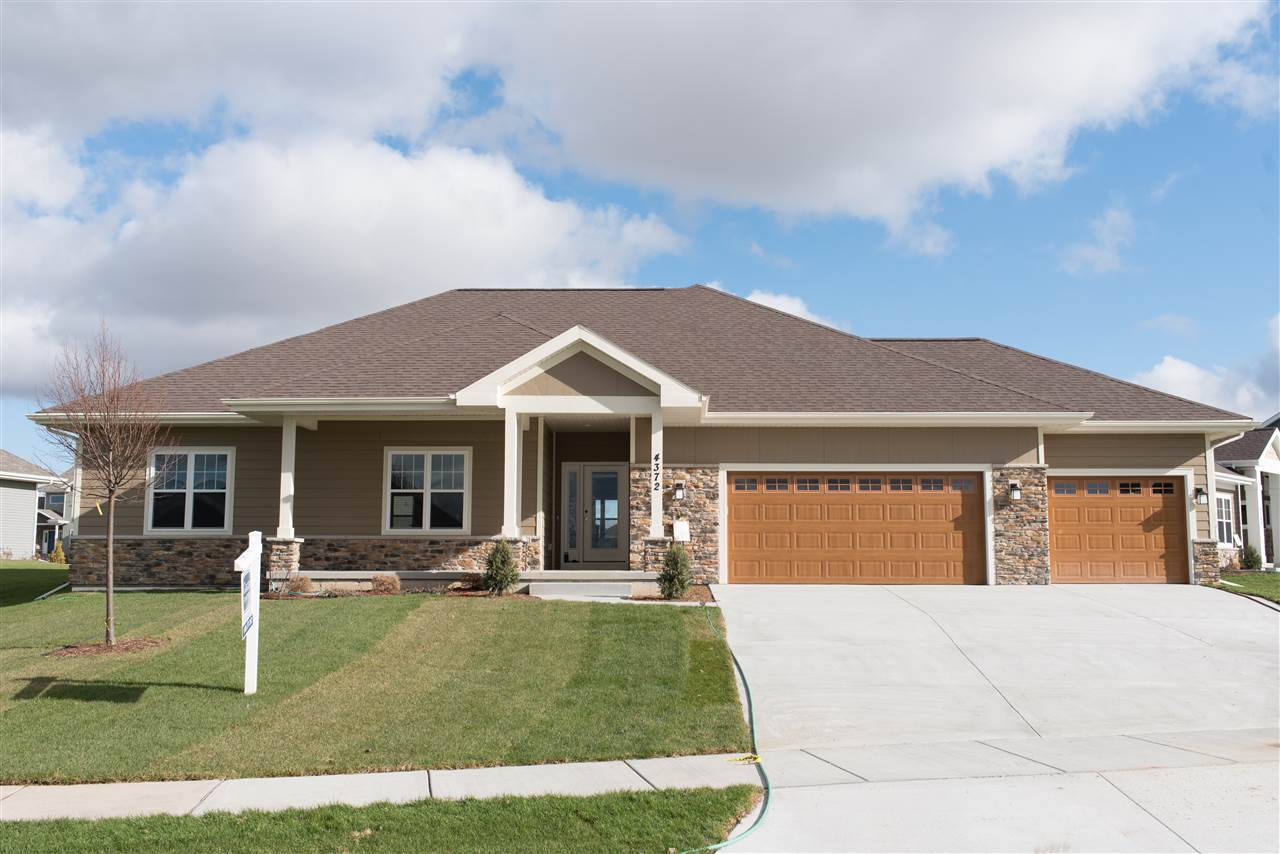 4372 Scenic View Rd, Windsor, WI 53598 photo 1