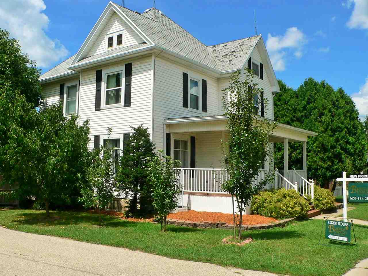 1811 16th Ave, Monroe, WI 53566 photo 1