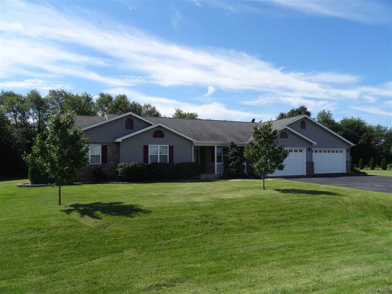 3155 W Lamplighter Tr, Beloit, WI 53511 photo 1