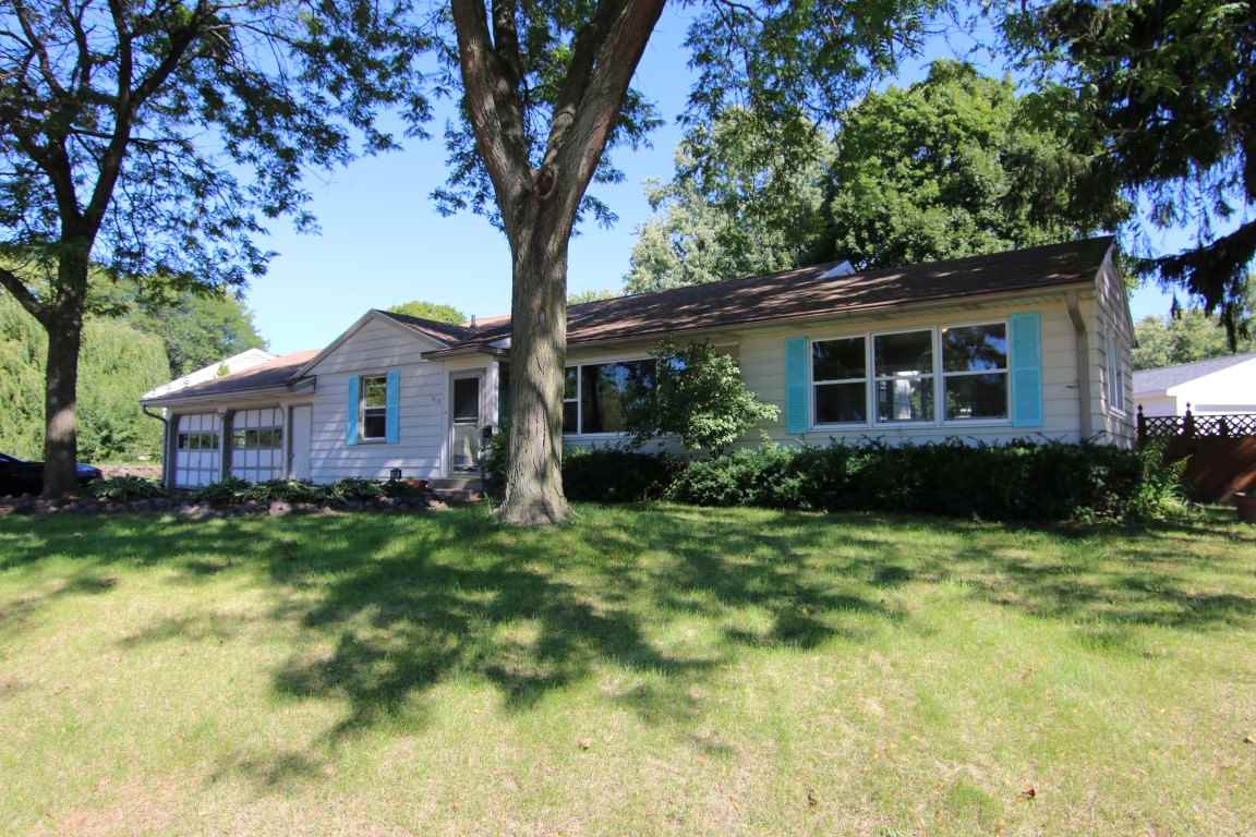 1818 Thackeray Rd, Madison, WI 53704 photo 1