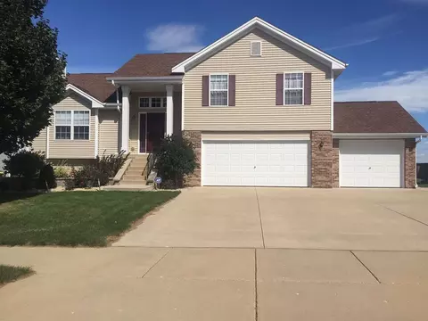 3695 Golden Eagle Dr, Beloit, WI 53511 photo 1